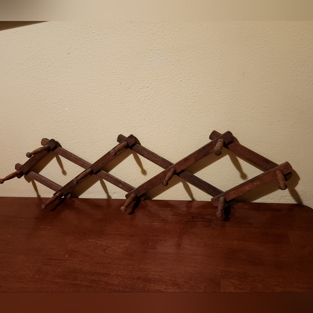 Vintage 1960's Adjustable Wooden Wall Rack Hooks - Picture 3 of 10